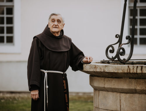 ,,Fájóan hiányzik a másik ember tisztelete” – adventi nagyinterjú Barsi Balázs OFM szerzetessel