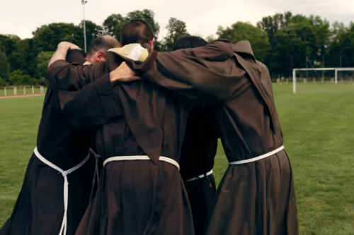 Zseniális videóval hangolódnak a foci EB-re a ferences szerzetesek - VIDEÓ!