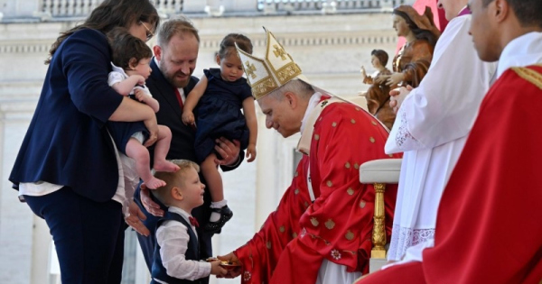 https://www.google.com/url?sa=i&url=https%3A%2F%2Fwww.hirstart.hu%2Fhk%2F20250609_leo_papa_punkosdi_uzenete_a_szentlelek_lebontja_a_hatarokat_es_megujit_minket&psig=AOvVaw2tMlkQ2zEeSVgPHt7MVAqT&ust=1749633212652000&source=images&cd=vfe&opi=89978449&ved=0CBUQjRxqFwoTCJDMgvDB5o0DFQAAAAAdAAAAABB0