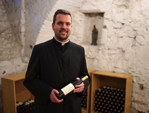 Nyáron pappá szentelték volna – váratlanul elhunyt egy fiatal felvidéki diakónus