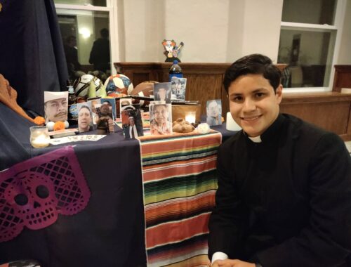 „A Día de Muertos nem halloween” – interjú H. Juan Pablo Alarcón LC kispappal