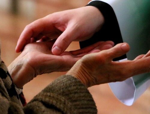 Tévhitek az utolsó kenettel kapcsolatban – amit minden katolikusnak tudnia kellene