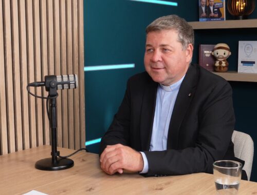 „Mindig meglepődtem, hogy milyen találgatások vannak” – érseki kinevezések hátteréről Tóth Tamás atyával